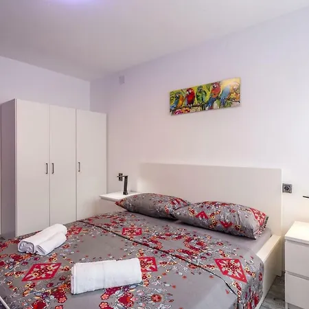 Apartment Sweet Escape - Private Parking Place